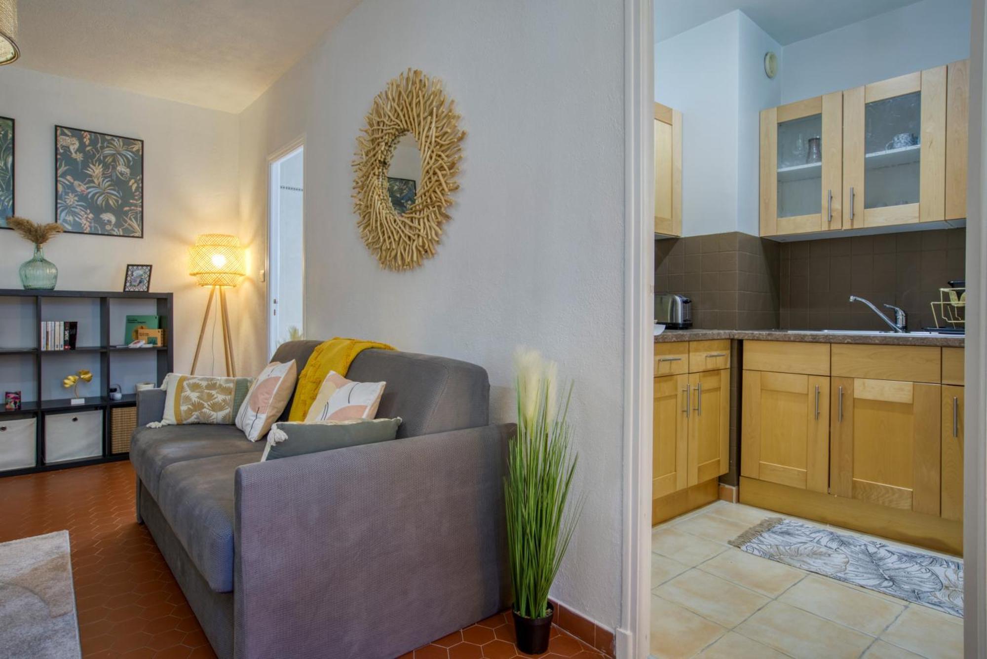 Cosy, Modern, Fully Equipped, Air Conditioning, Nice Historical, Old Town, 1Minute Walk From Beach - "Le Bunico 4" Buitenkant foto